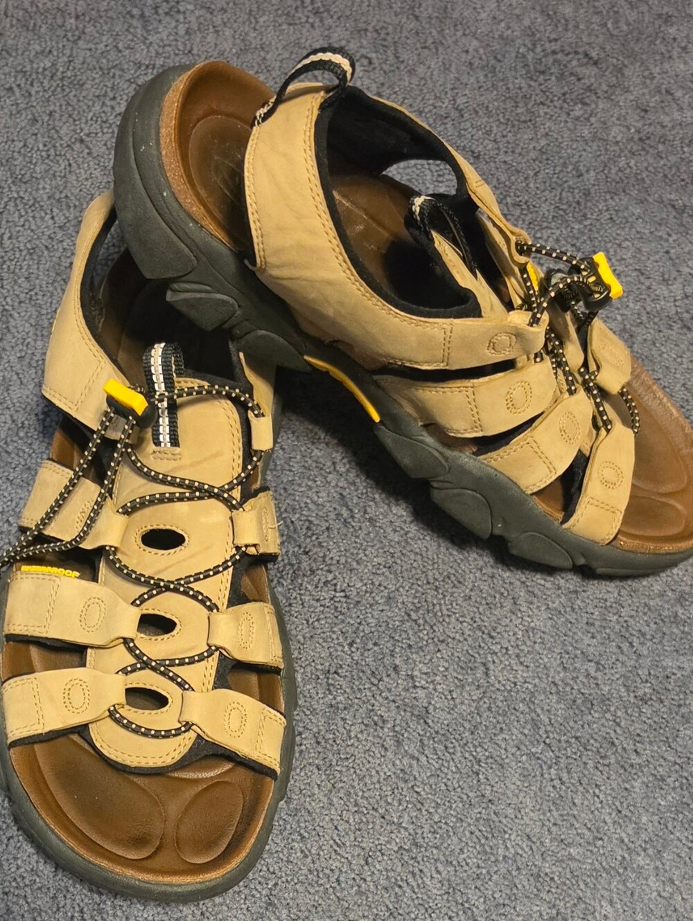 KEEN Leather waterproof hiking/walking sandal men size 9